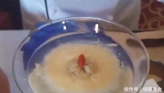 刀功|同是豆腐,日本厨师切成菊花,中国厨师一动作让他“甘拜下风”