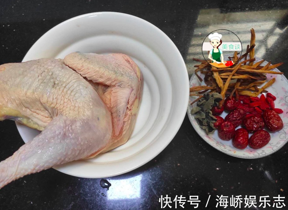 蒸鸡肉|木耳跟此菜是绝配,蒸一蒸就好,营养好吃不上火,常吃提高免疫力