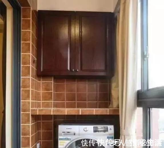 阳台|老婆在阳台腾出一平米,做了个砖砌洗衣房,实用又美观