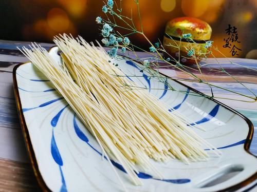 盐量|生活中的7种“隐性盐”，尤其后3种，隐性盐危害更大，平时要注意