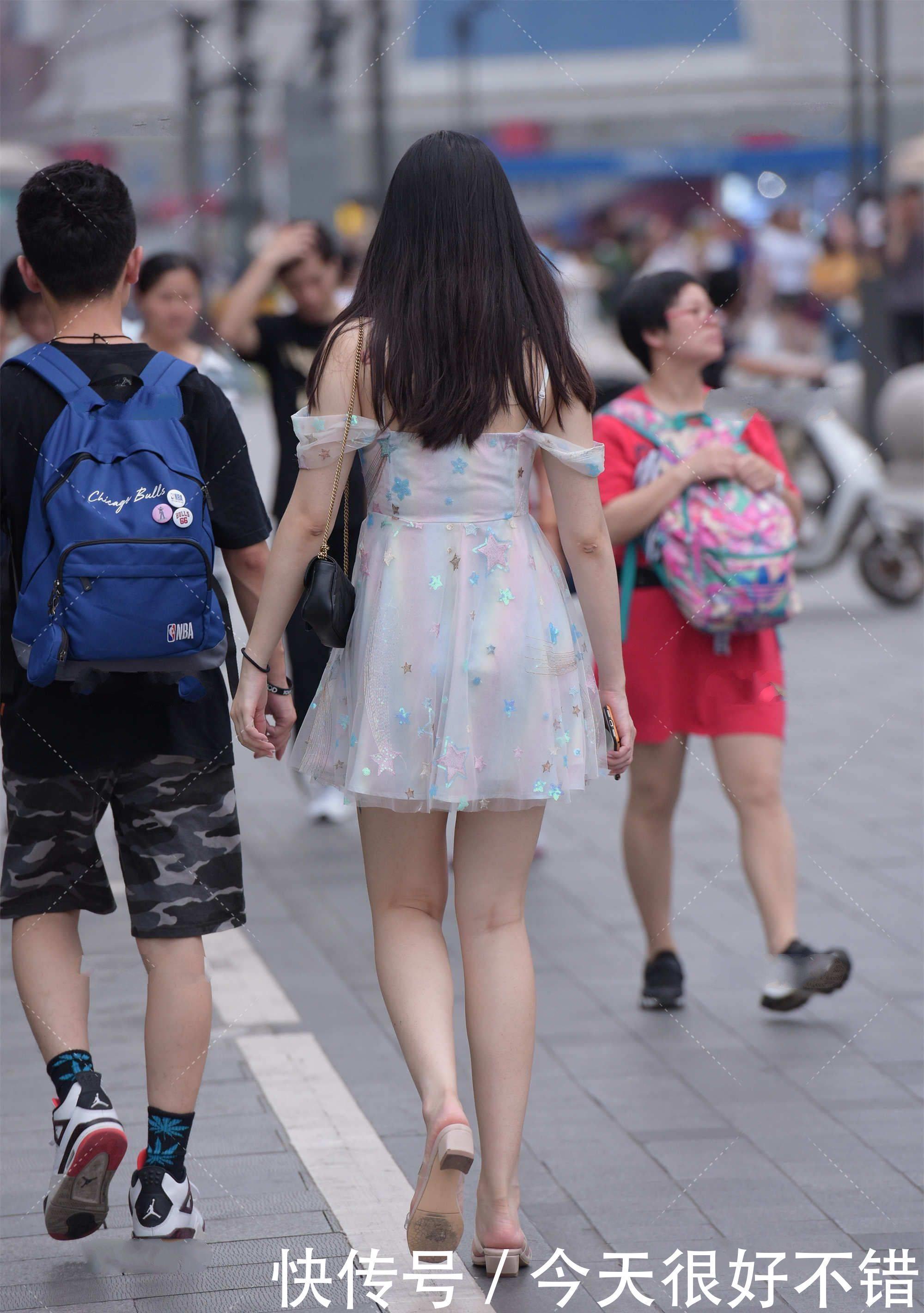 仙气十足|人鱼姬炫彩连衣裙，配上网纱材质，打造仙气十足的氛围
