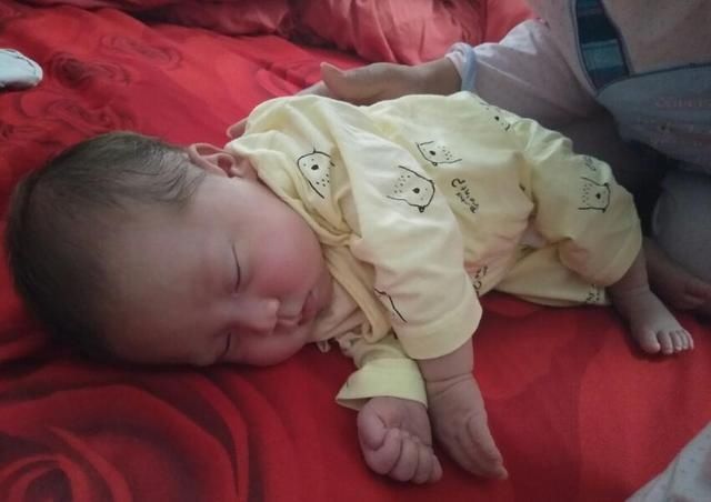 喂养|3个月宝宝的喂养:猛涨期、厌奶期、攒肚子,可能轮番经历