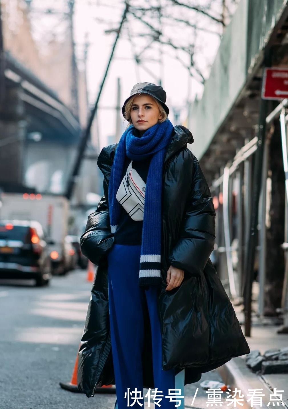 小仙女可以|别老穿大衣+阔腿裤,羽绒服搭阔腿裤更配,轻松提升气场