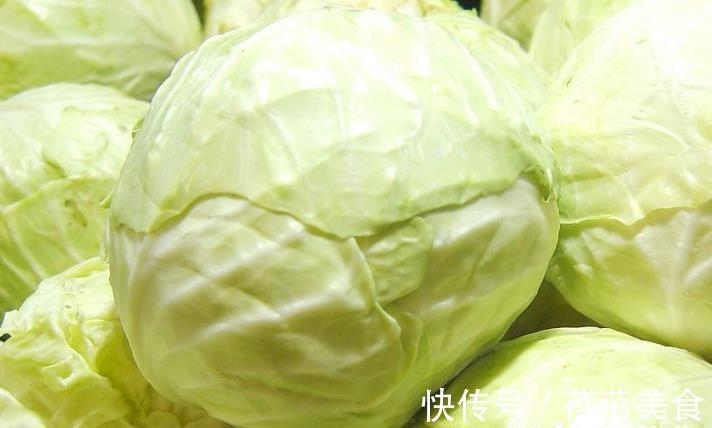 五花肉炒包菜|炒包菜,不焯水不过油,教您一个好方法,包菜清脆入味,好下饭