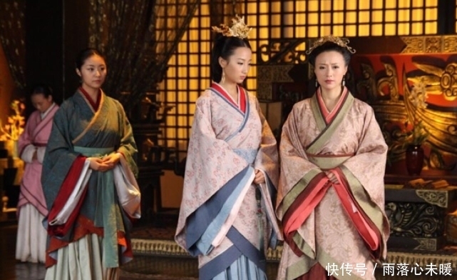 电视剧中,古人一年四季都穿着大长袖,他们不热吗?