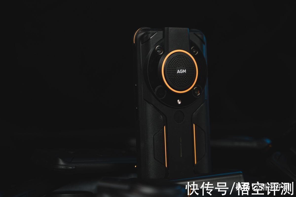 G1Pro|买手电送手机？AGM G1 Pro大灯版来了：做手机里面最亮的款