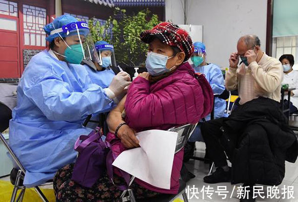 老人|新民快评｜老人“苗”吗？尽快接种是智选