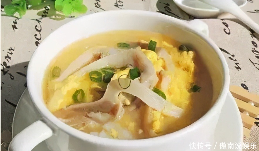 女性到了中年，三种美食换着吃，祛皱淡斑，美容养颜抗衰老