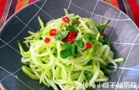 红椒|既是菜也是水果，维C是黄瓜的3倍，才2元一斤，孩子常吃提高智力