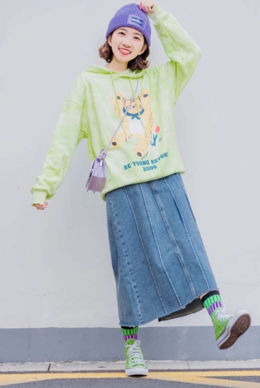 下半身 小个子穿卫衣竟然这么时髦!选择这几种流行色,活力十足还不挑人