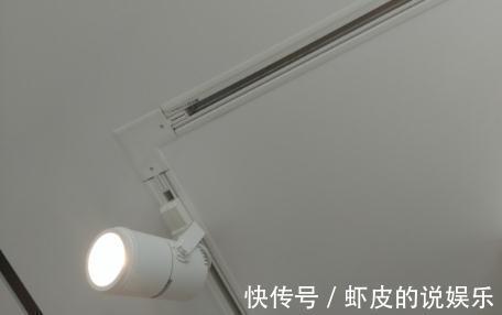 安装|越来越多的人不装吊灯了，现在流行这样装，氛围感瞬间拉满！