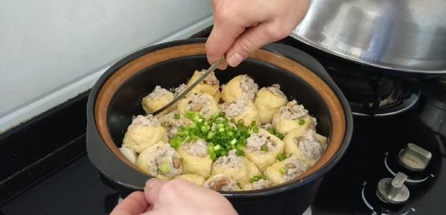 客家这一锅菜火了，13元食材简单做，出锅真香，上桌汤汁也不剩