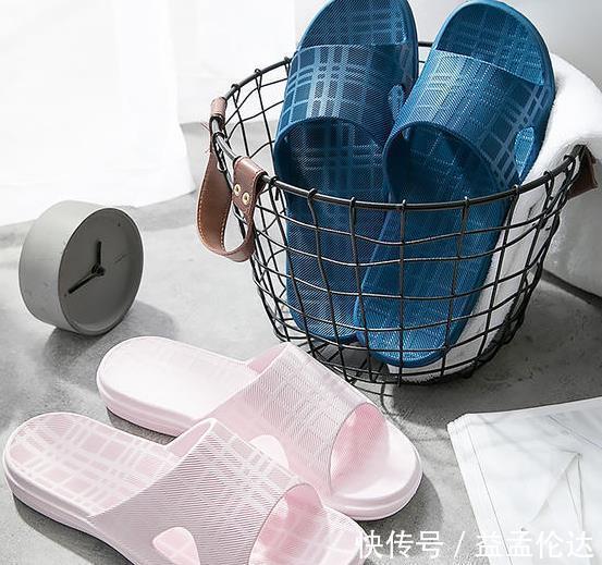 幸福感|建议大家,无论多穷都要给卫生间添3件神器,洗澡时能提升幸福感