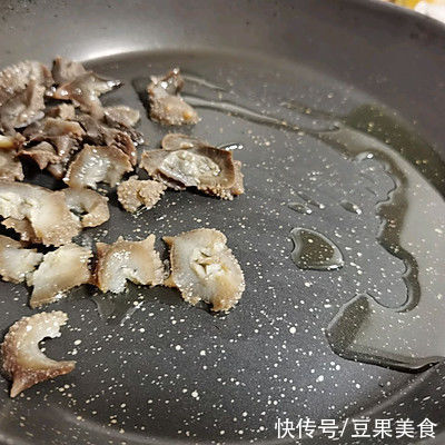 青蒜叶|小白也能做的快手菜——海参炒鸡蛋