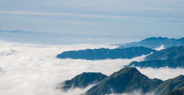 穆四|故事一则穆四盗墓致富