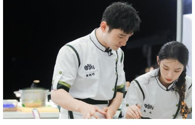 声称|好打脸！宁静参加中餐厅声称想让节目变好看，结果评分还没之前高