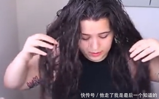 女子突发奇想决定用可乐洗头,最后的结果却出乎她的意料