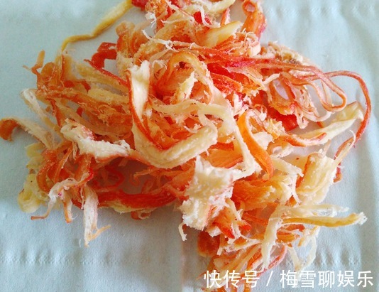 鱿鱼丝|孕阶段,孕妈可以常吃4种“零食”,能预防贫血,促进宝宝发育