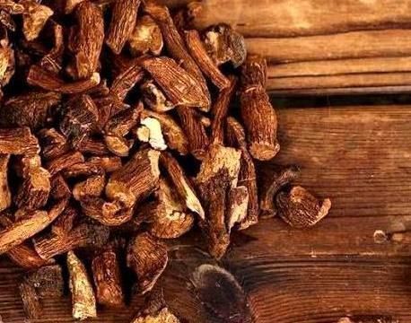 泡水|肝病最怕这种草,坚持泡水喝,肝毒净,肾也好,乳腺结节也会躲开