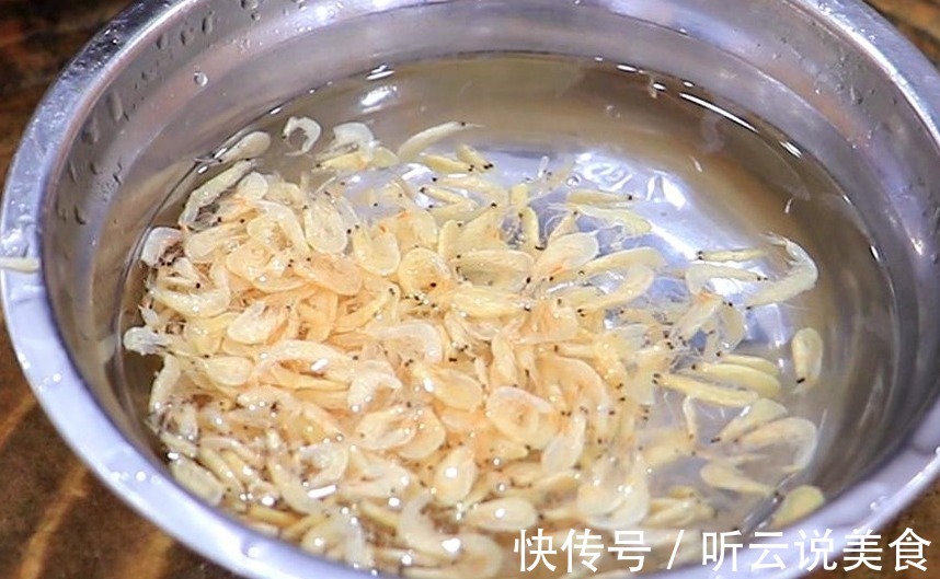 用鸡胸肉竟然可以做成丸子汤，厨师长教你方法，Q弹十足，味道鲜！