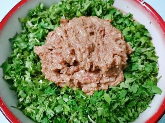 调饺子馅时,切记这2个要点,很多人不知道,难怪饺子不鲜也不香