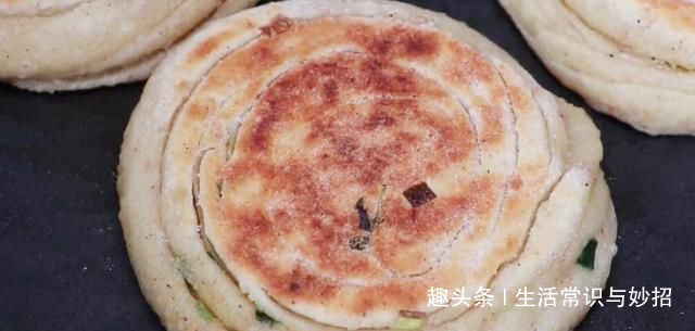 花生米别再油炸了，加3个鸡蛋，出锅比吃肉还香，做一大盘不够吃