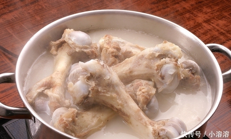 不管炖肉还是炖骨头,万万不可放“此物”,难怪肉有臭味、汤难喝