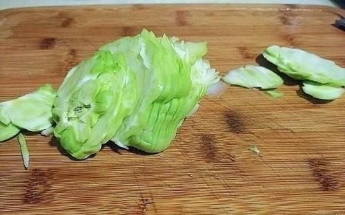 这道菜北方人是一道罕见的菜,尤其是南方人却特别受欢迎