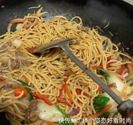 食用油|想吃炒面别再买,掌握3个小窍门,面条不碎不粘锅,分分钟就学会