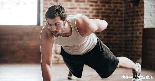 强身健体|男人长时间坚持做俯卧撑,会收获什么好处,答案让人感到意外