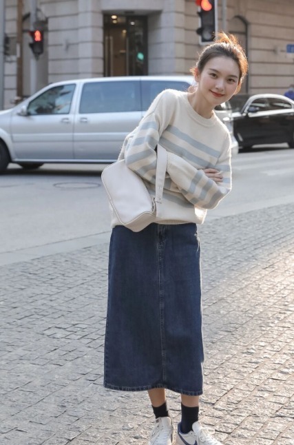 黑白色|降温后不要乱穿毛衣,学会这几款“一衣多穿”,回头率百分之两百