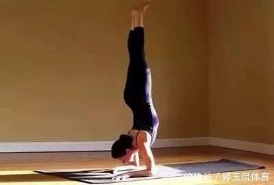 手臂|倒立是最高级的保养 , 5分钟教你学会手倒立,让你年轻20岁