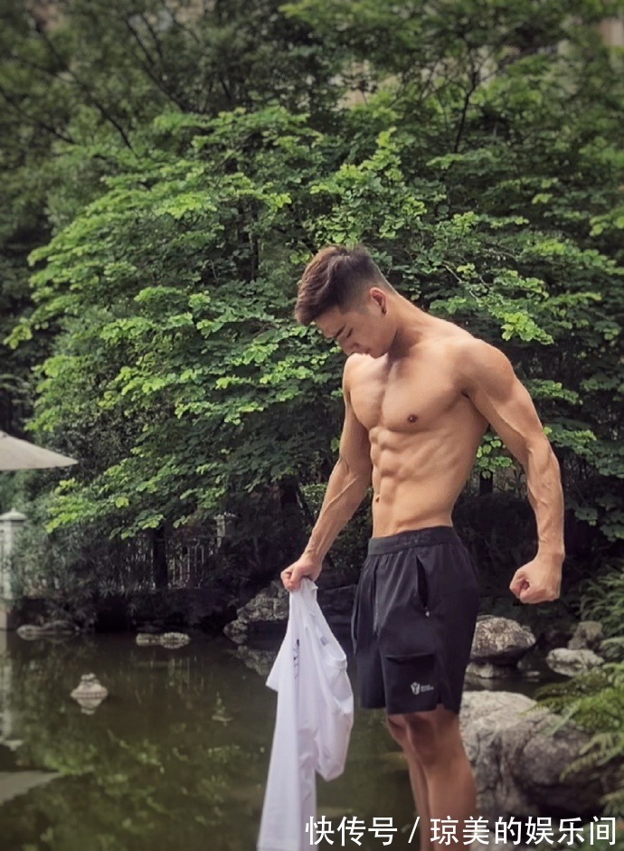 肌肉|成都体育学院肌肉学霸,看这人鱼线公狗腰,就知道耐力十足!