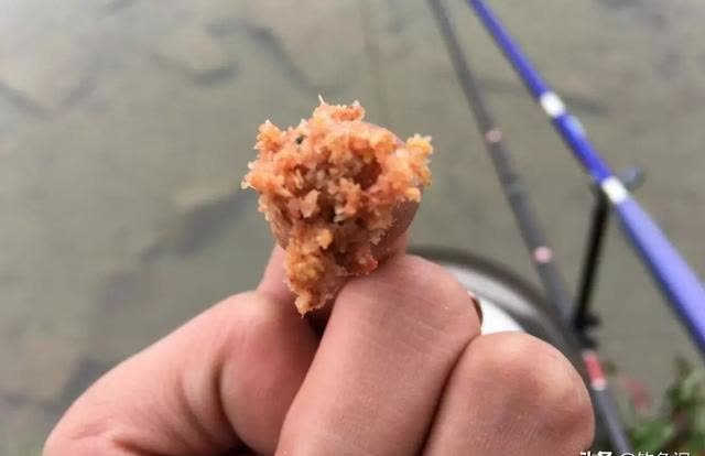 饵料一拉就散、难以成团?未必是拉丝粉少,这2点要注意