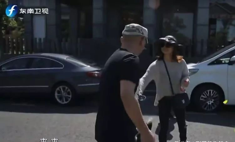 一夜成名|孟非老婆首次曝光,年过四十却还像小姑娘,鲁豫你太太很美