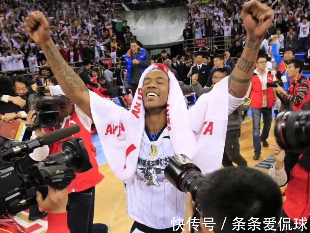同曦|CBA4消息,辽粤大战火爆,李春江马布里收罚单,首钢碾压同曦