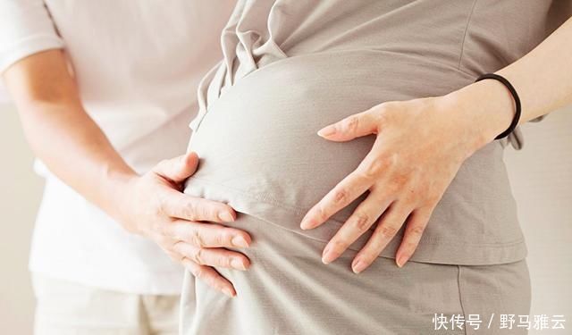 二胎政策|生下双胞胎后,产妇却大喊“等一下”,医生检查后,发现意外惊喜