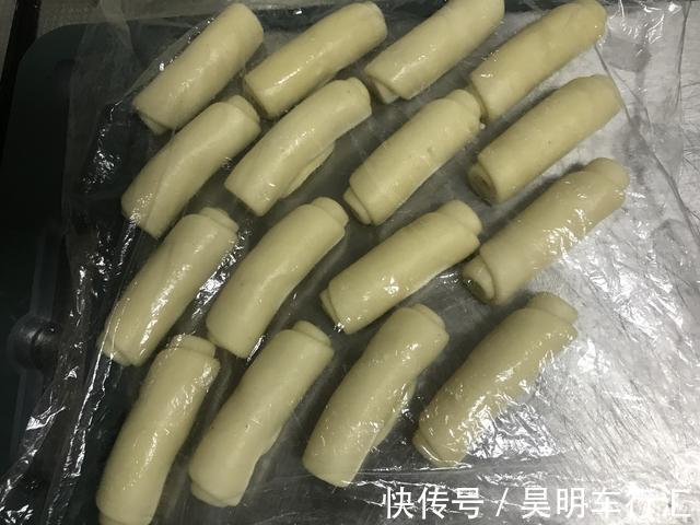 做酥点不用猪油也能酥掉渣,咬一口满嘴香,放三天不变样,吃不够