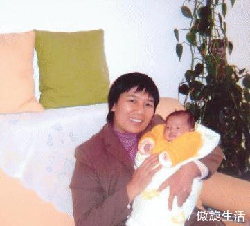 身体状况|宝宝越来越粘人，细心妈妈看监控得知真相，原来遇见了''狼保姆''