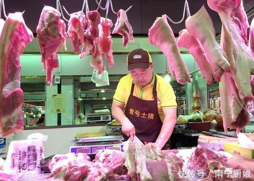 猪肉贩子为何老喜欢拿抹布擦桌面?原来不是爱干净,而是藏有猫腻