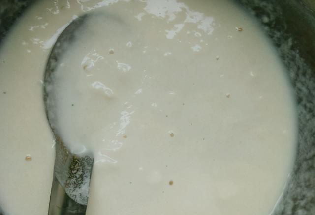 鸡蛋饼|冷天我家常吃的早餐饼,全程手不沾面,饼柔软葱香味浓郁,孩子爱