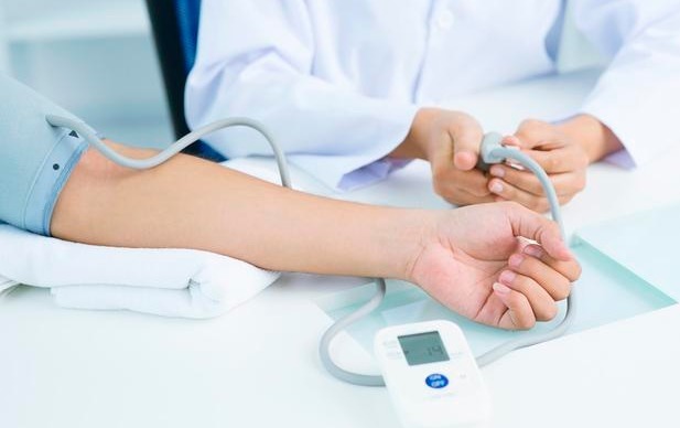 高血压患者|血压高的人,饮食注意5点,生活做到3慢,血压稳定不上升