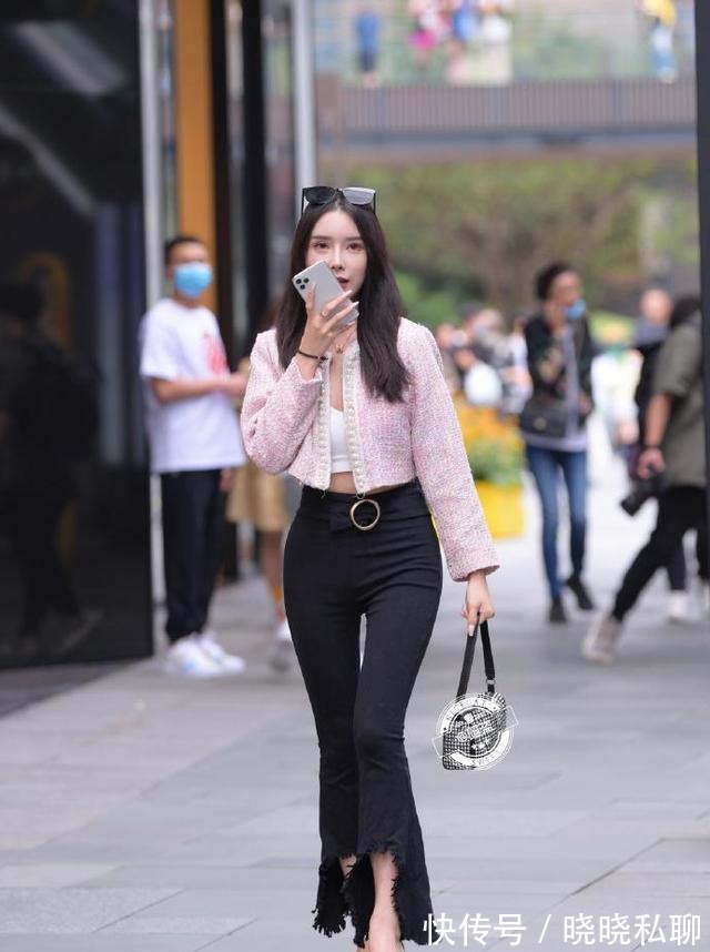 穿搭 又美又撩的打底裤穿搭,造型风格走在时尚前沿,显得瘦高!