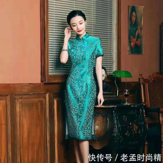 旗袍|夏季穿这几个颜色的改良旗袍，超减龄，不但时尚又优雅气质无暇！