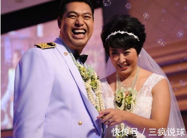 富人|女排名将远嫁泰国,3岁混血儿子开拖拉机兜风,家住曼谷富人区