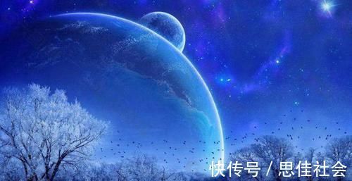 白居易$白居易特奇特一首诗,看似写人实则写雪,形象生动,读完美不胜收