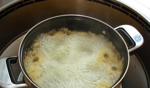 菊花粥|这个食材换种吃法，清热又解毒，全家老小都爱吃