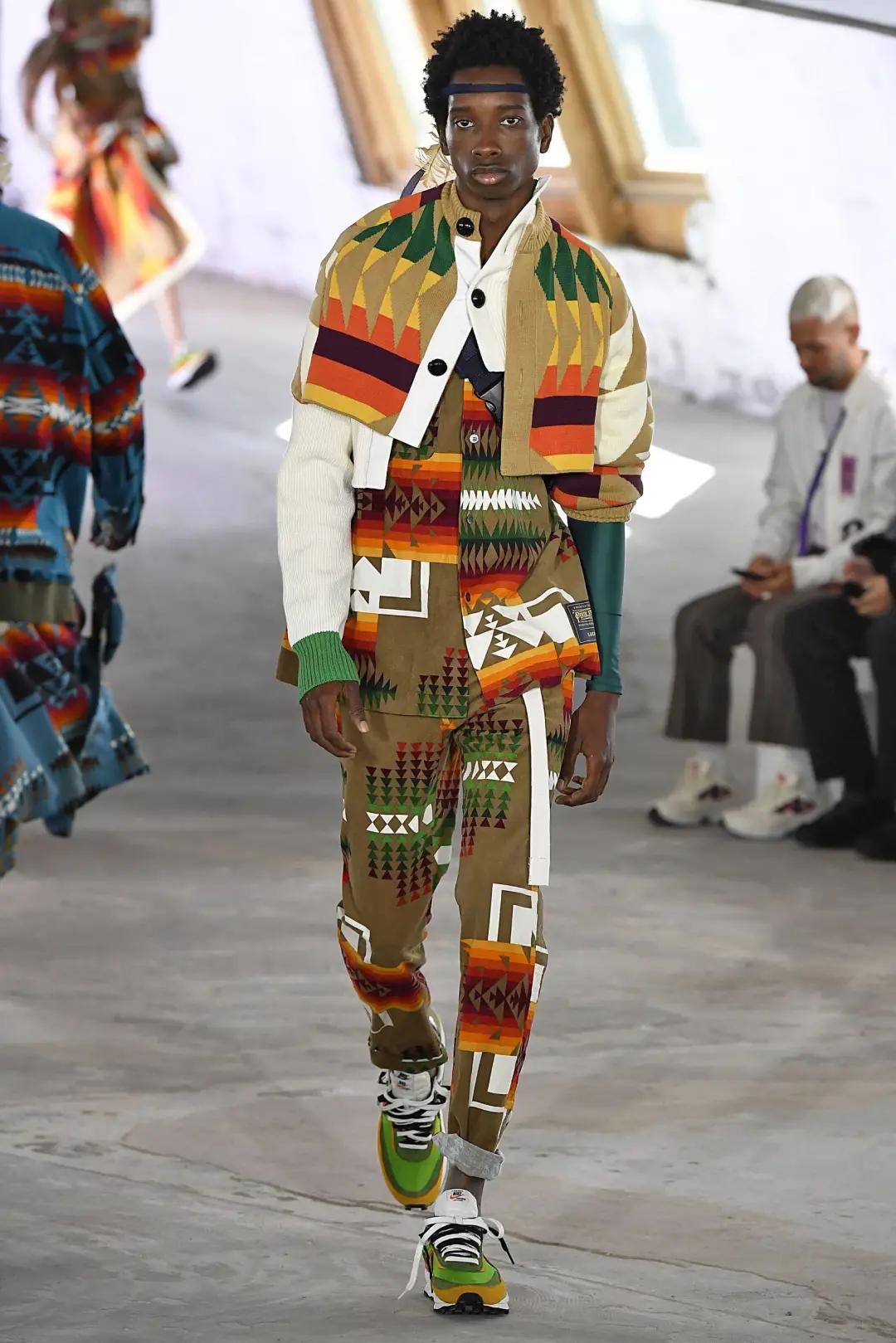 为什么“好色”的男人，总会在冬日拥抱「印第安图腾」？