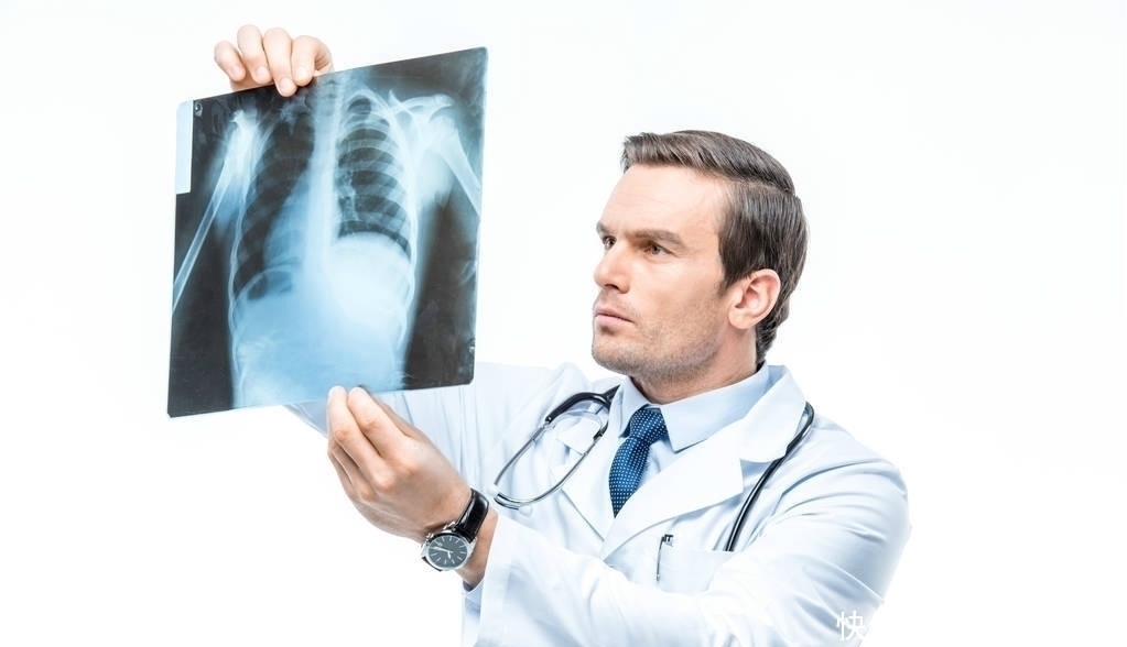 ct|肺癌发出的第一个信号,经常是这种异常,你该去检查一下肺部CT