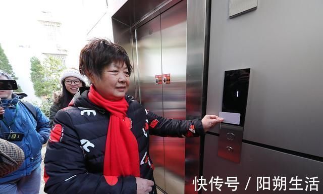 老房子|“刷卡电梯”真的来了?老房子加装电梯又出新方案,不用再争了